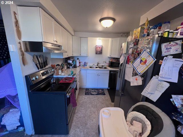 907 GREENWOOD Ave, Reedsport, OR 97467