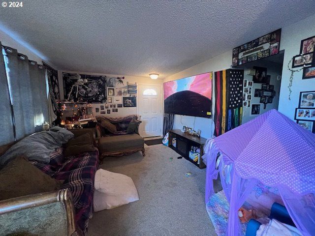 907 GREENWOOD Ave, Reedsport, OR 97467