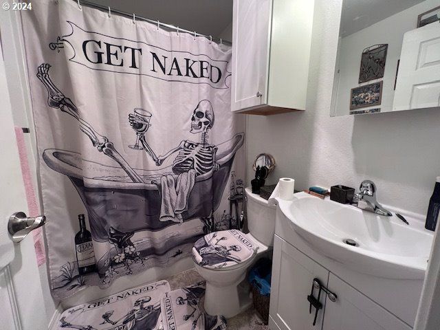 907 GREENWOOD Ave, Reedsport, OR 97467