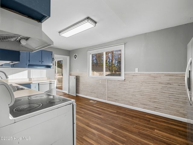 514 Seminole Trail, Jacksonville, NC 28540