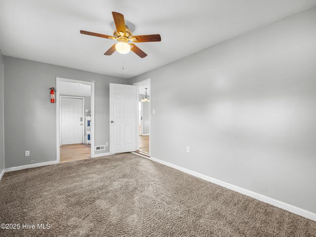 514 Seminole Trail, Jacksonville, NC 28540