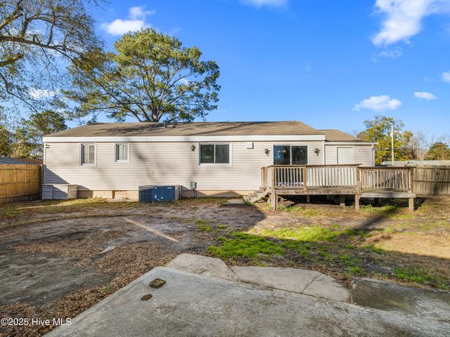 514 Seminole Trail, Jacksonville, NC 28540