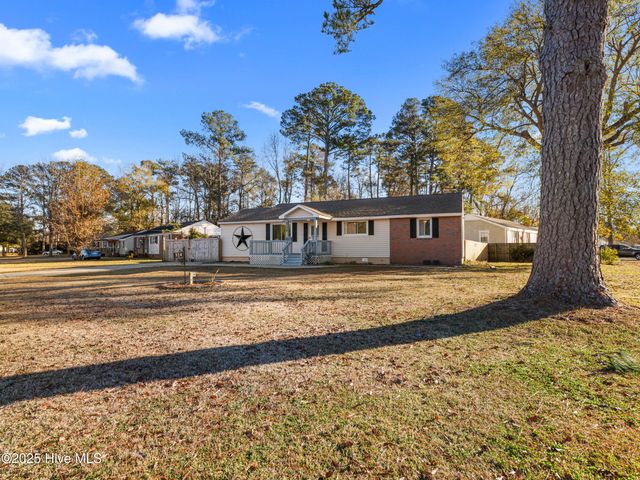 514 Seminole Trail, Jacksonville, NC 28540