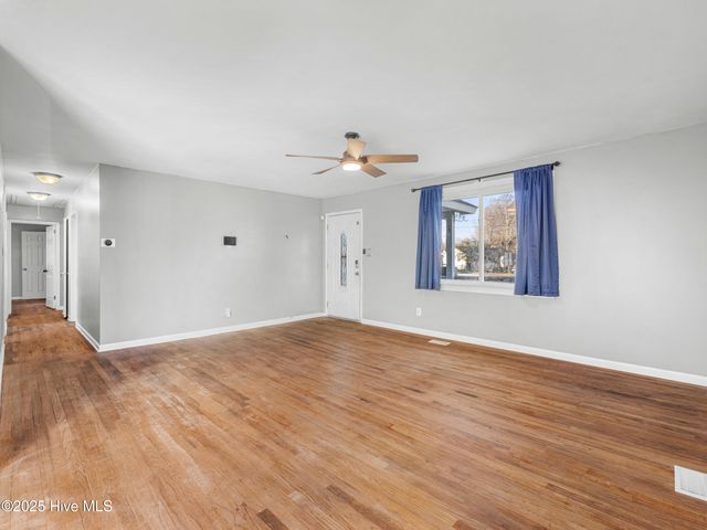 514 Seminole Trail, Jacksonville, NC 28540