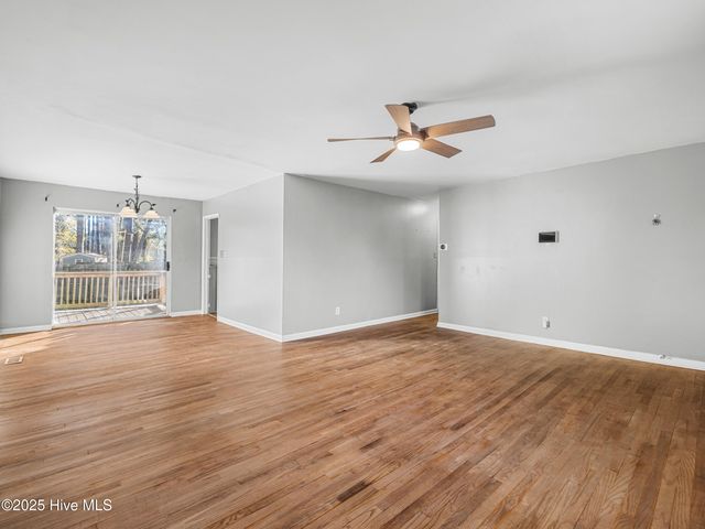 514 Seminole Trail, Jacksonville, NC 28540