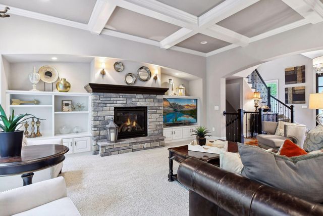 5295 Ranchview Lane N, Plymouth, MN 55446