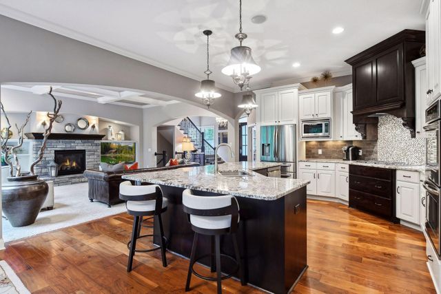 5295 Ranchview Lane N, Plymouth, MN 55446