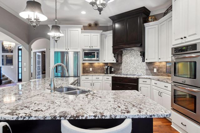 5295 Ranchview Lane N, Plymouth, MN 55446
