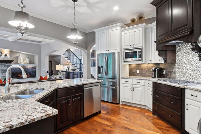 5295 Ranchview Lane N, Plymouth, MN 55446