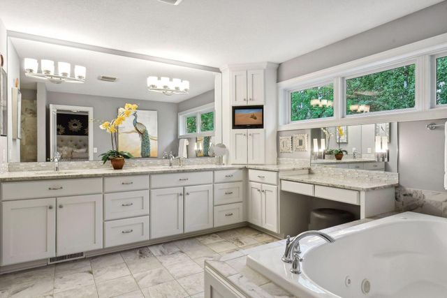 5295 Ranchview Lane N, Plymouth, MN 55446