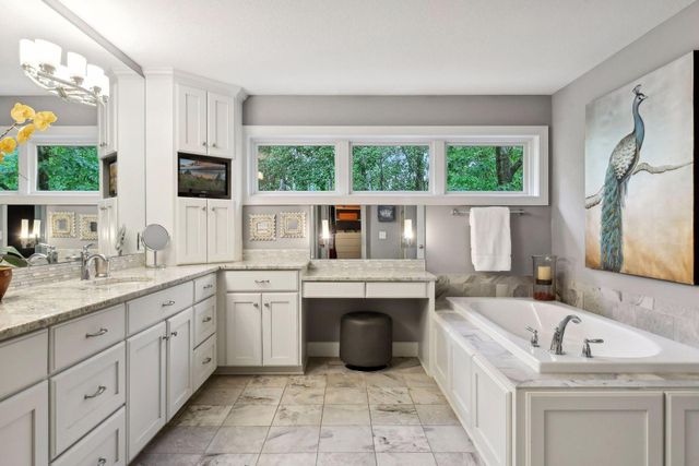 5295 Ranchview Lane N, Plymouth, MN 55446