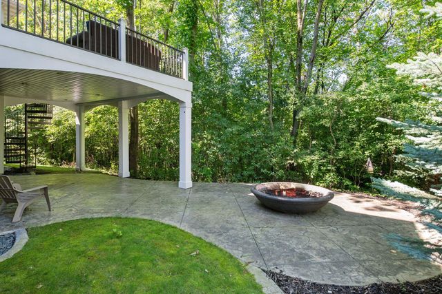 5295 Ranchview Lane N, Plymouth, MN 55446