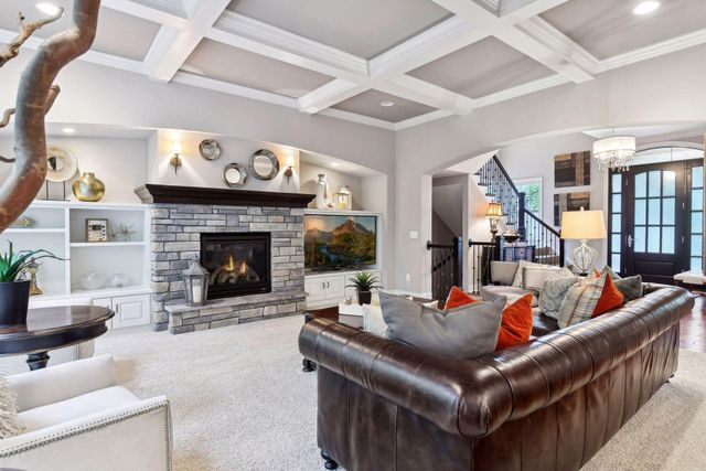 5295 Ranchview Lane N, Plymouth, MN 55446