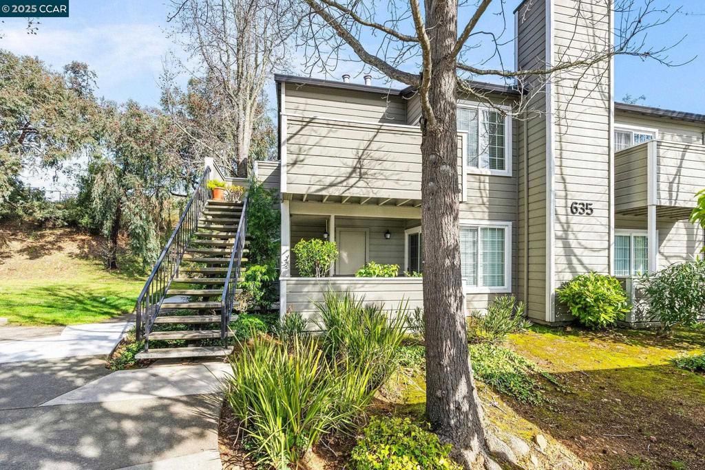 635 Canyon Oaks Dr A, Oakland, CA 94605