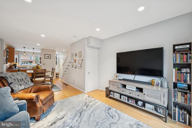 2122 PEMBERTON ST, Philadelphia, PA 19146