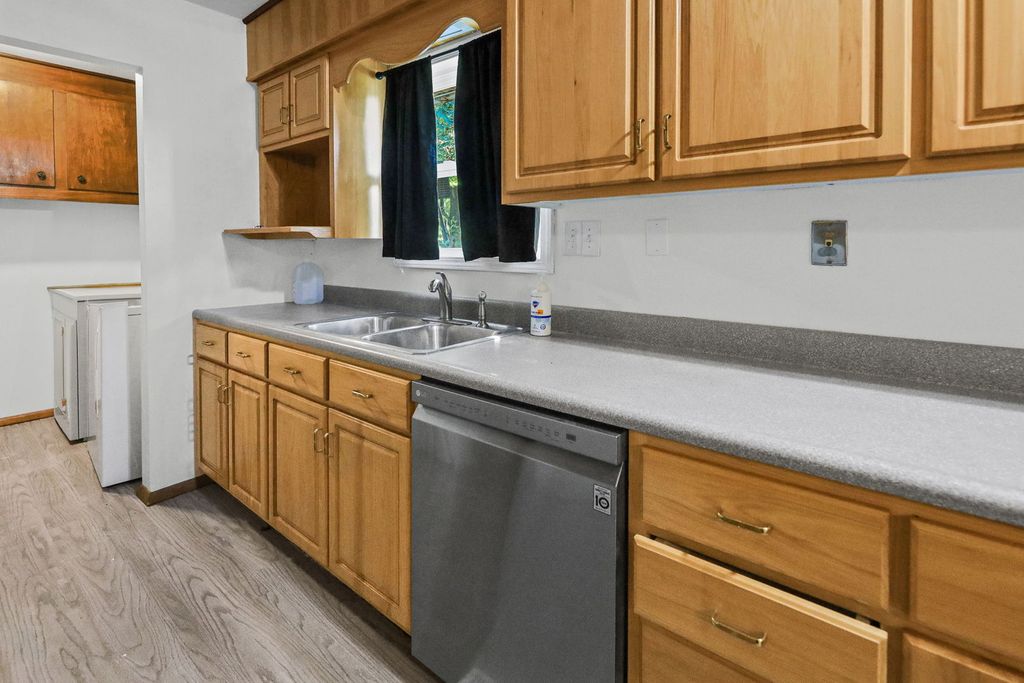 Image 18 of property listing at 3275 Selmaville Road, Salem, IL 62881