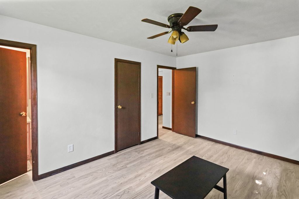 Image 22 of property listing at 3275 Selmaville Road, Salem, IL 62881