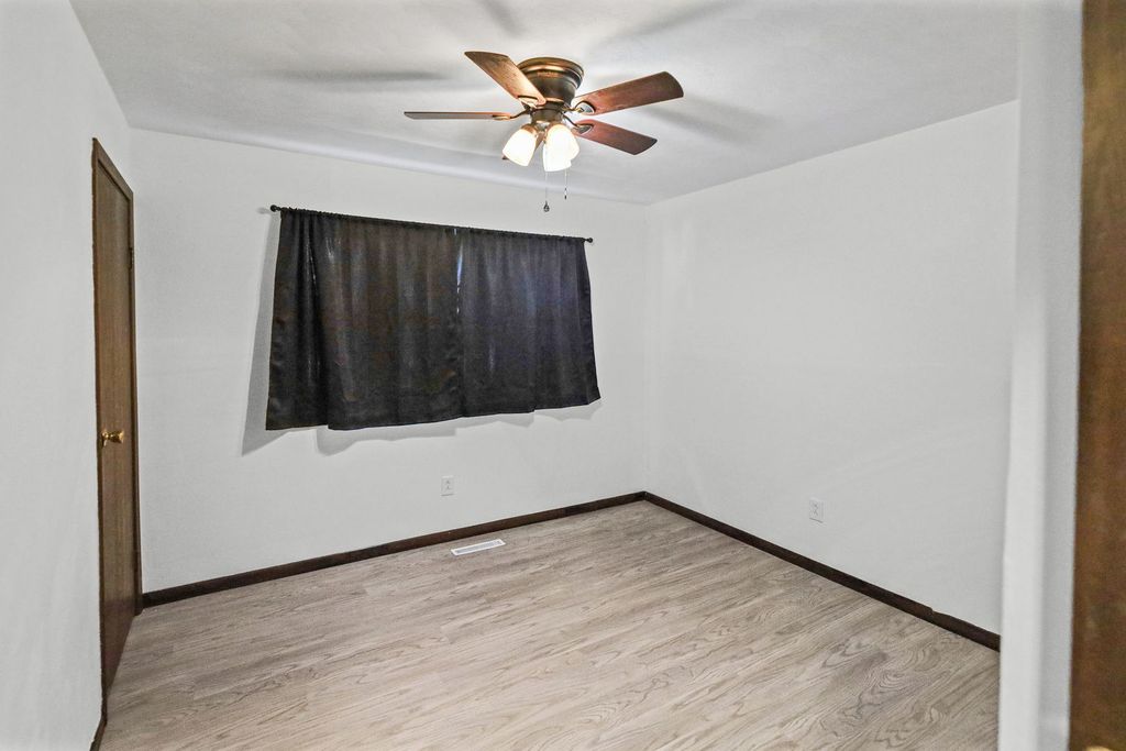 Image 25 of property listing at 3275 Selmaville Road, Salem, IL 62881