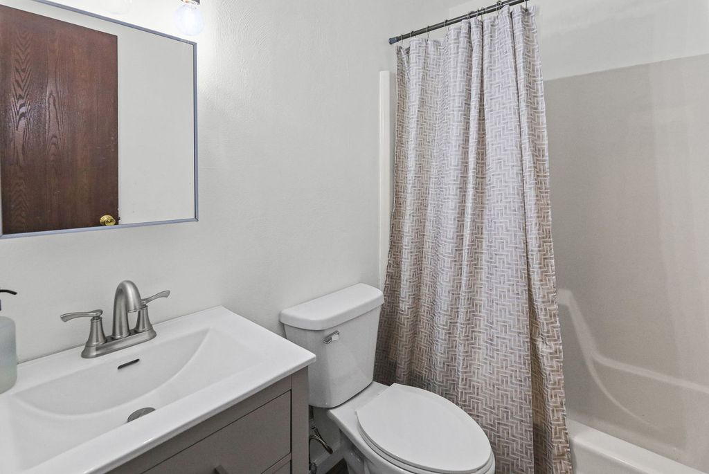 Image 27 of property listing at 3275 Selmaville Road, Salem, IL 62881