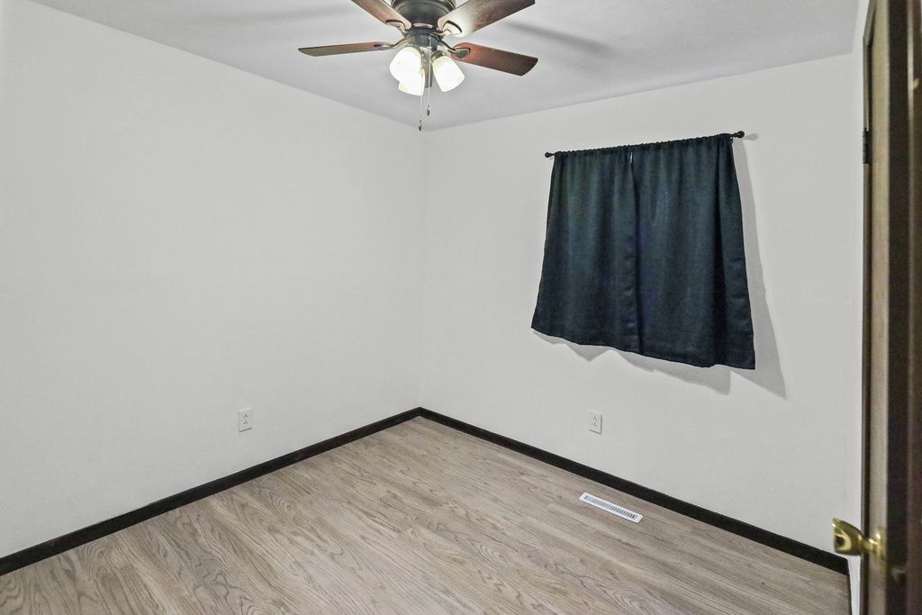 Image 29 of property listing at 3275 Selmaville Road, Salem, IL 62881
