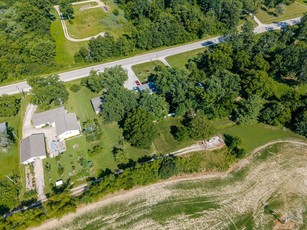 Image 37 of property listing at 3275 Selmaville Road, Salem, IL 62881