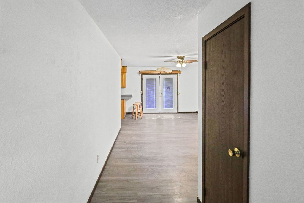 Image 8 of property listing at 3275 Selmaville Road, Salem, IL 62881