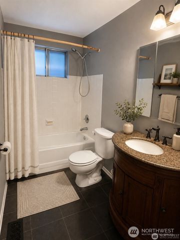 14037 108th Avenue NE, Kirkland, WA 98034