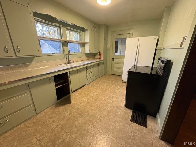 810 N Walnut Street, Bloomington, IN 47404