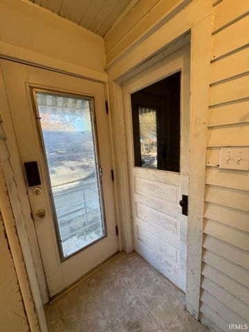 810 N Walnut Street, Bloomington, IN 47404