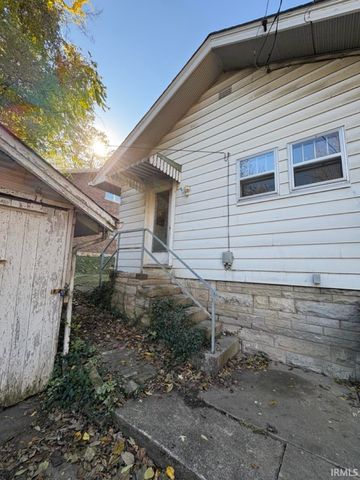 810 N Walnut Street, Bloomington, IN 47404