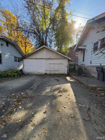 810 N Walnut Street, Bloomington, IN 47404