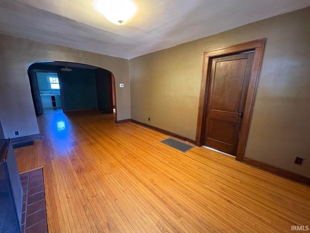 810 N Walnut Street, Bloomington, IN 47404