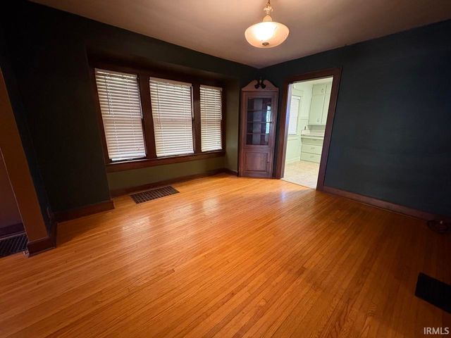 810 N Walnut Street, Bloomington, IN 47404