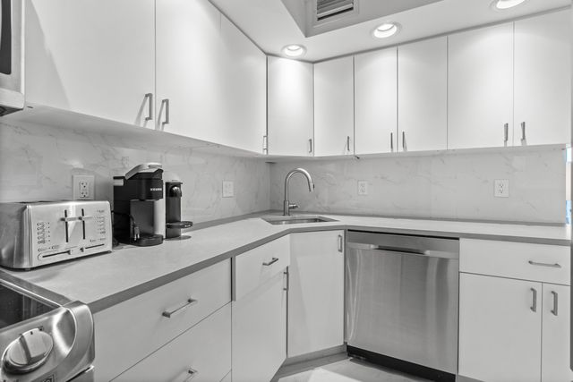 2780 S Ocean Boulevard 306, Palm Beach, FL 33480