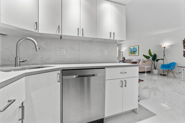 2780 S Ocean Boulevard 306, Palm Beach, FL 33480
