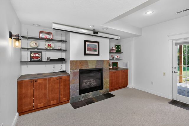 2001 NE Innsbruck Drive, Ankeny, IA 50021