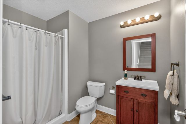 2001 NE Innsbruck Drive, Ankeny, IA 50021