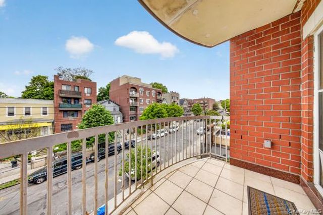 11231 38th Avenue 3D, Corona, NY 11368