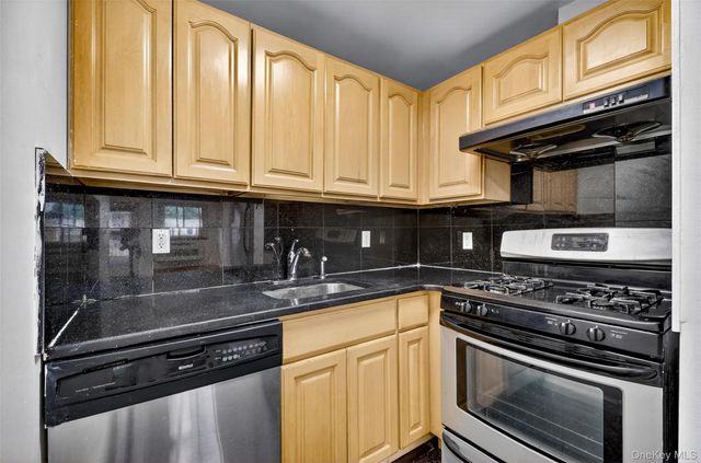 11231 38th Avenue 3D, Corona, NY 11368