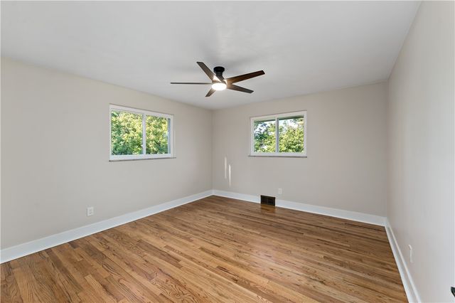 490 Old Clairton Rd, Pleasant Hills, PA 15236