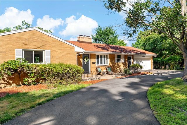 490 Old Clairton Rd, Pleasant Hills, PA 15236