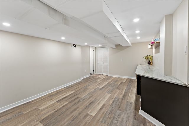 490 Old Clairton Rd, Pleasant Hills, PA 15236