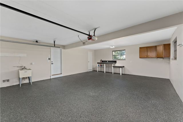 490 Old Clairton Rd, Pleasant Hills, PA 15236