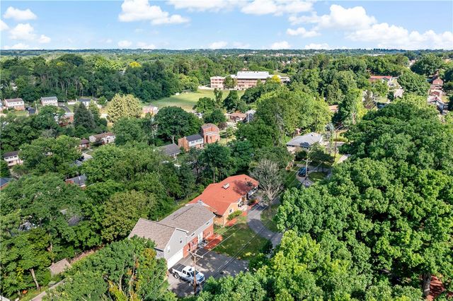 490 Old Clairton Rd, Pleasant Hills, PA 15236