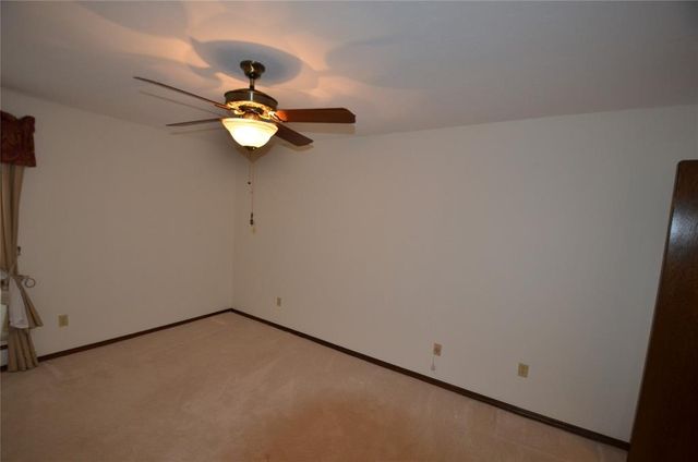 820 Sandhurst Drive, Edmond, OK 73034