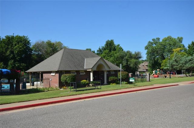 820 Sandhurst Drive, Edmond, OK 73034