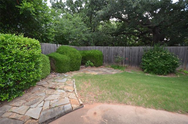 820 Sandhurst Drive, Edmond, OK 73034