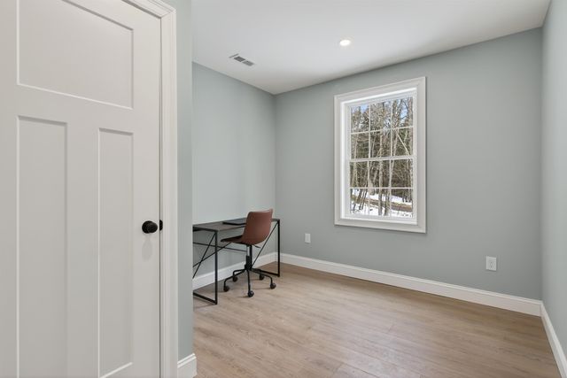 33 McCrillis Road, Nottingham, NH 03290