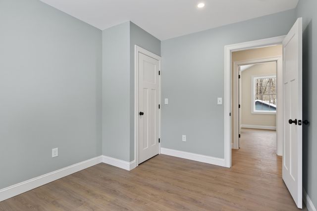 33 McCrillis Road, Nottingham, NH 03290