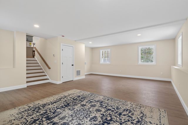 33 McCrillis Road, Nottingham, NH 03290